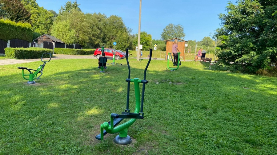 Nové workoutové hřiště a basketbalový koš na Kamenické
